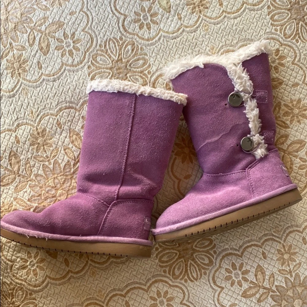 Koolaburra by Ugg Purple Suede kids Boots, so cute!